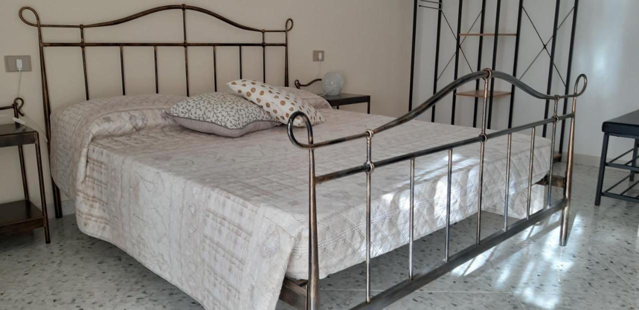 Phiniscollis B&B Ла-Калетта Экстерьер фото