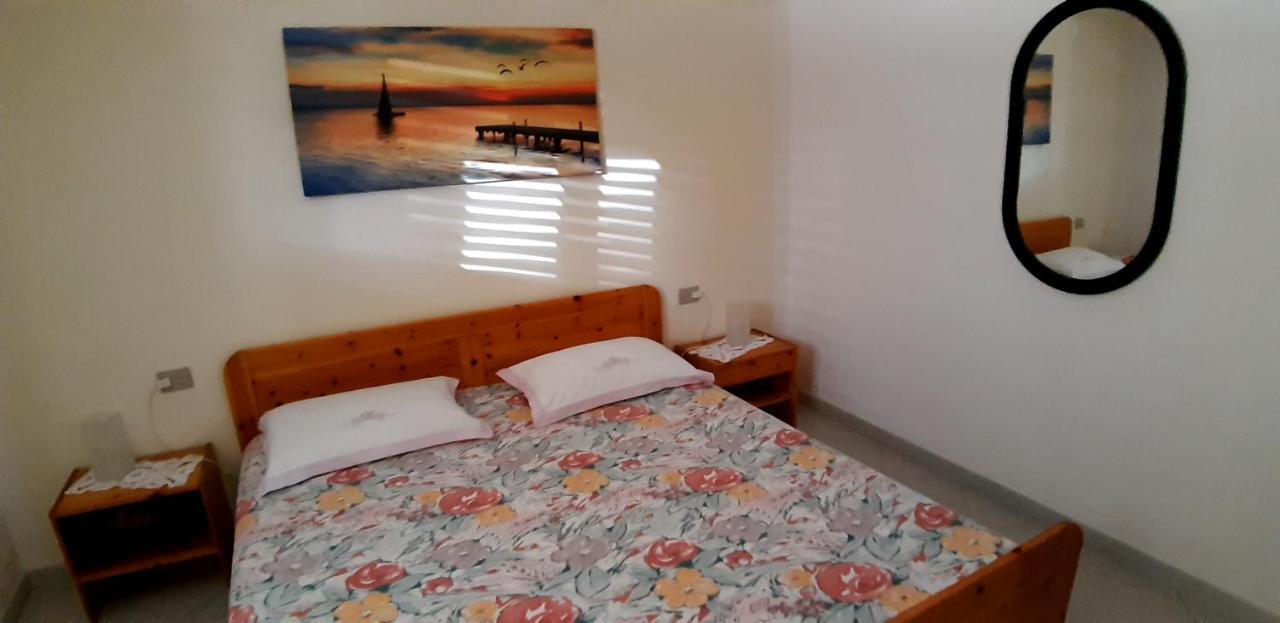 Phiniscollis B&B Ла-Калетта Экстерьер фото